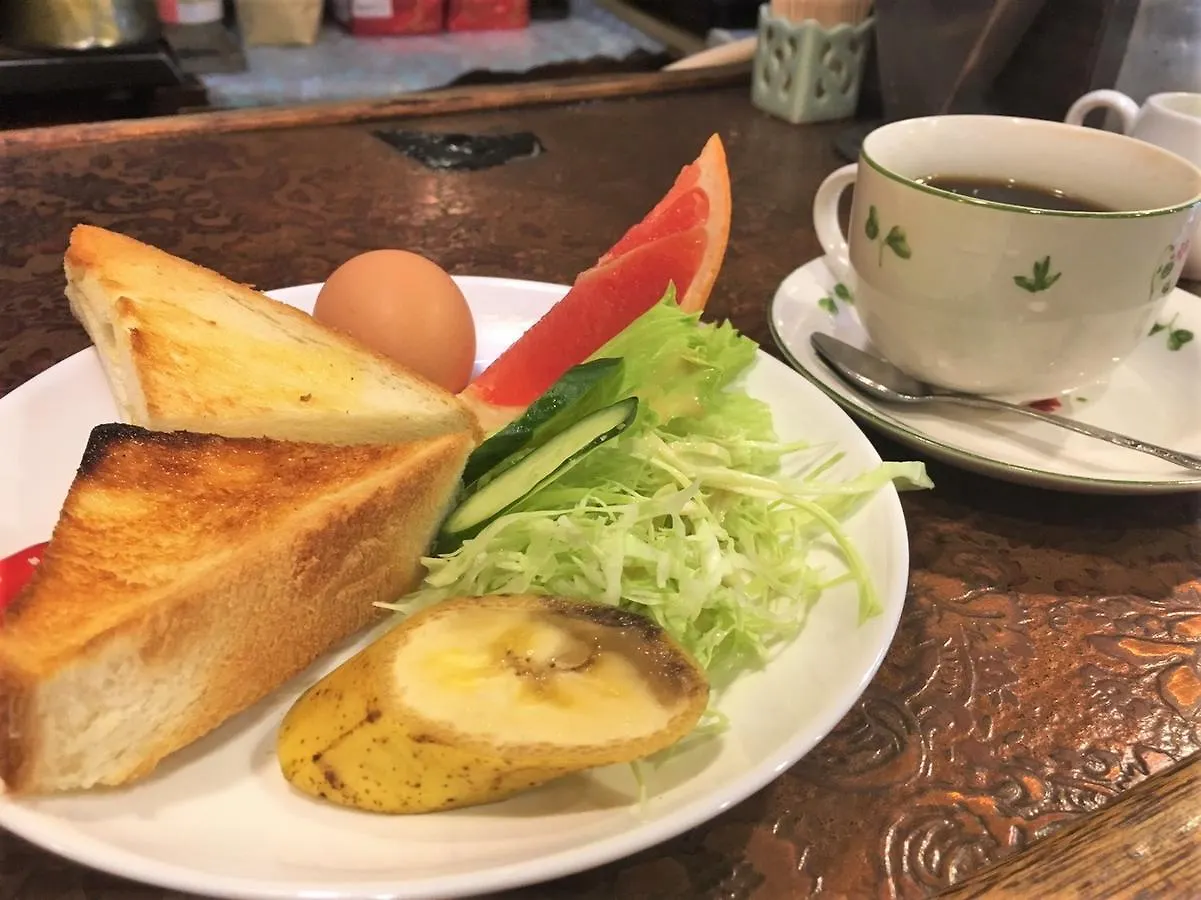 אוסקה Sekai Hotel Momiji יפן